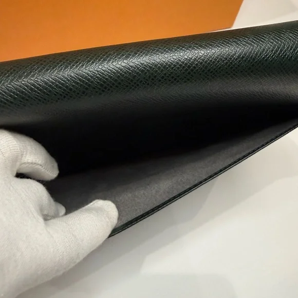 Authentic Louis Vuitton Green Taiga Leather Wristlet & Clutch Brass Hardware - Picture 4 of 13